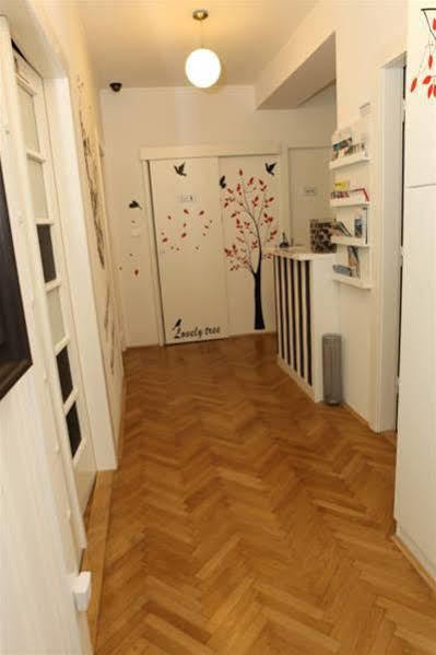 Tchaikovsky Hostel Split  Buitenkant foto